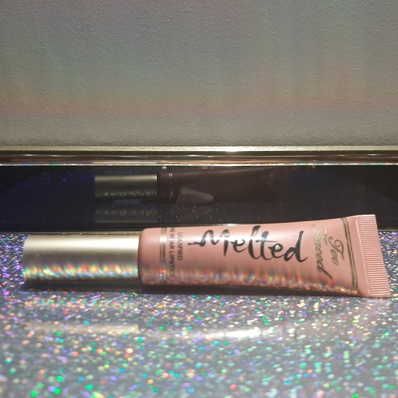 Liquified Long Wear Lipstick - Too Faced Melted - Picture 2 of 4